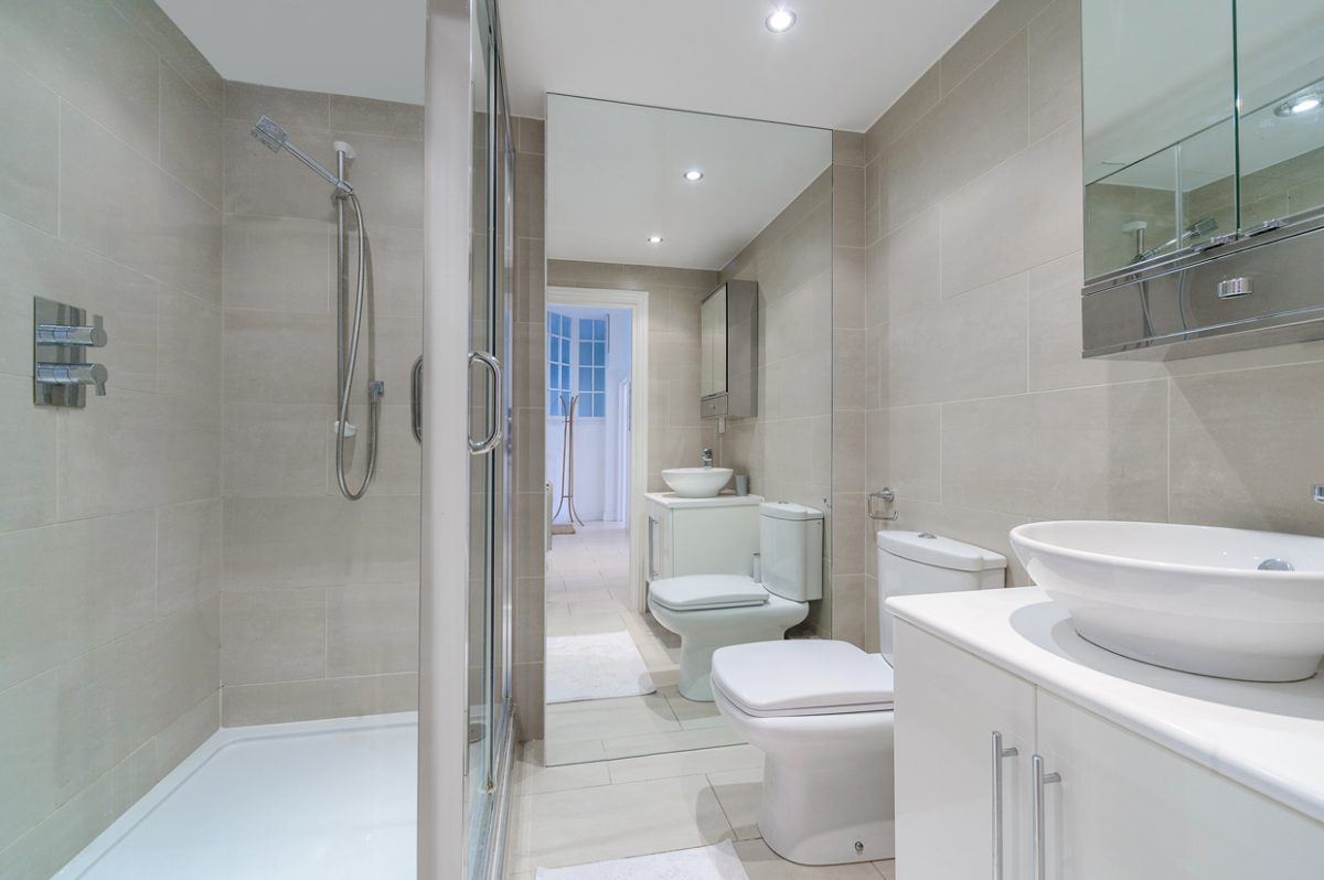 W-BATHROOM-2-1200×798-1