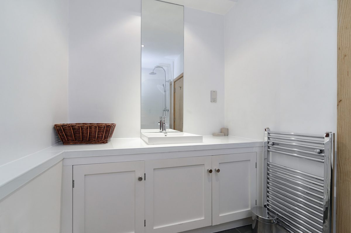W-BATHROOM-1-2-1200×798-1